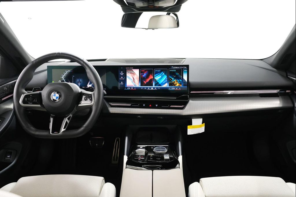2025 BMW 530 XDRIVE — фото 8