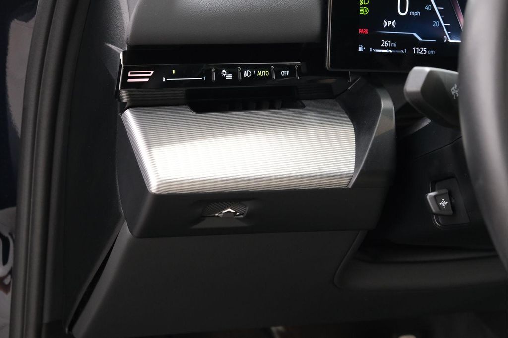 صورة مصغرة 27 لـ 2025 BMW 530 XDRIVE