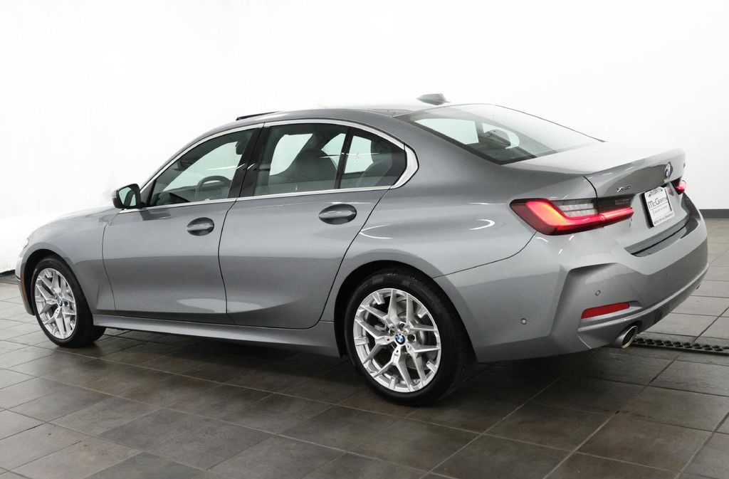 2025 BMW 330 XDRIVE photo 3