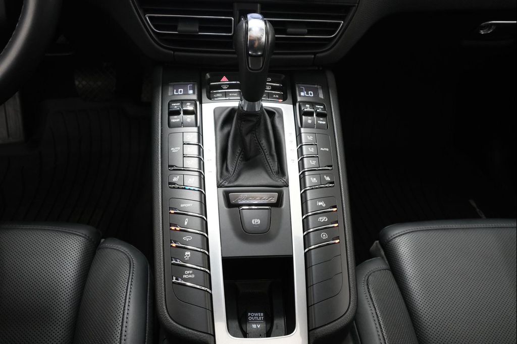 2021 Porsche MACAN MACAN GTS 缩略图 24
