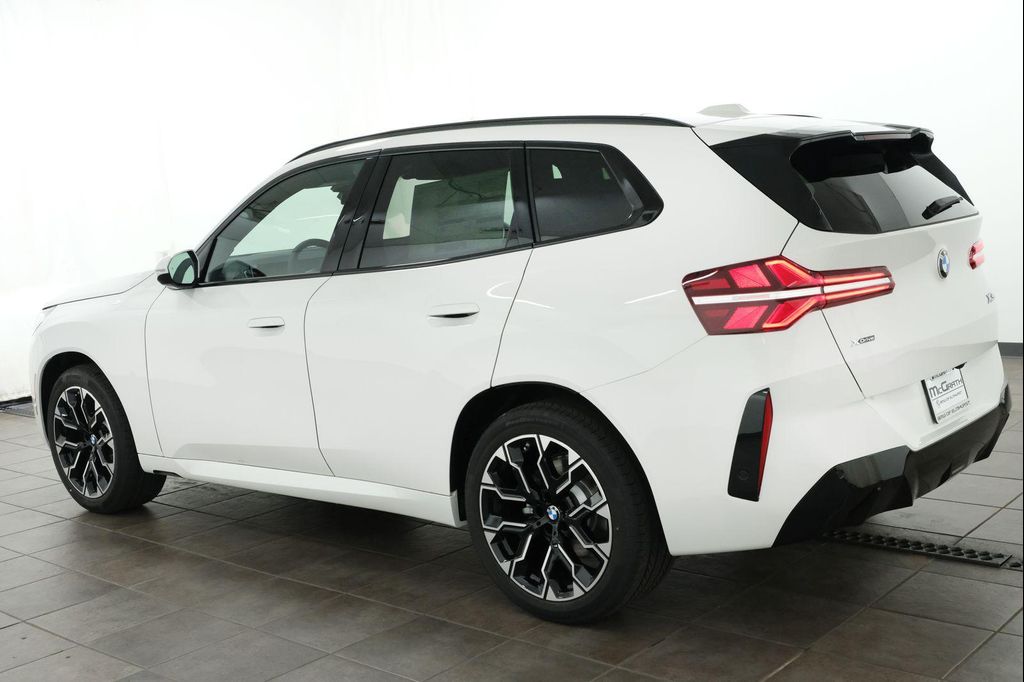 صورة 3 لـ 2026 BMW X3 30 XDRIVE