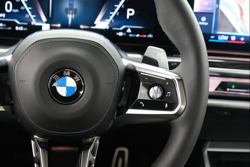 2024 BMW 740 XDRIVE — миниатюра 14