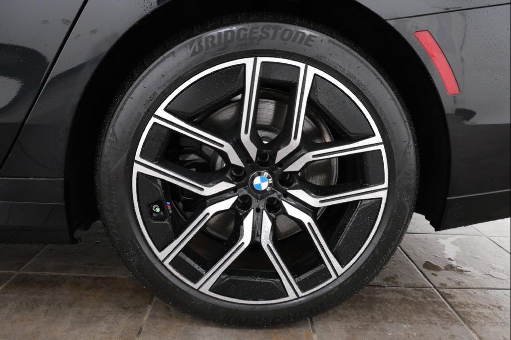 2024 BMW 740 XDRIVE — миниатюра 38