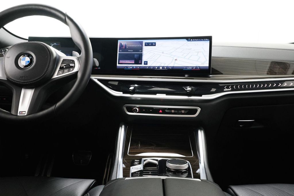 صورة 9 لـ 2024 BMW X6 XDRIVE40I