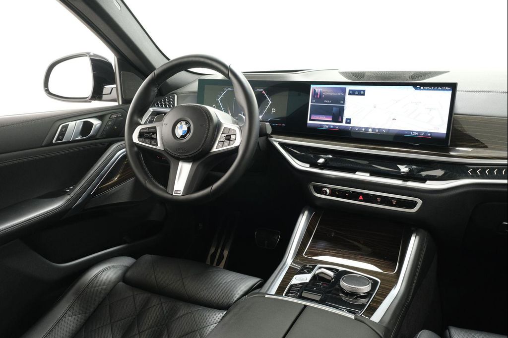 صورة 10 لـ 2024 BMW X6 XDRIVE40I