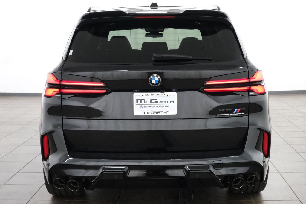 صورة 7 لـ 2026 BMW X5 M BASE