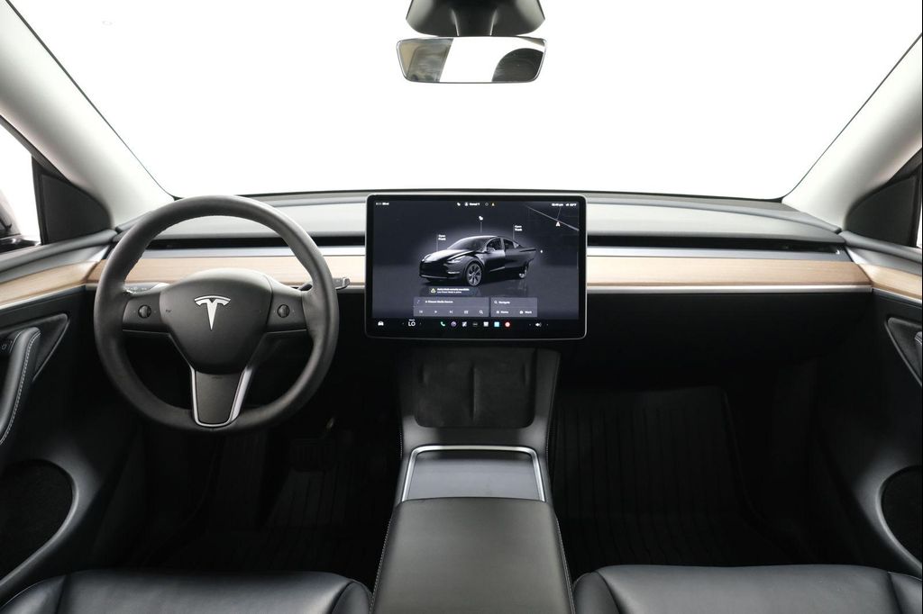 2024 Tesla MODEL Y LONG RANGE DUAL MOTOR ALL-WHEEL DRIVE — фото 10