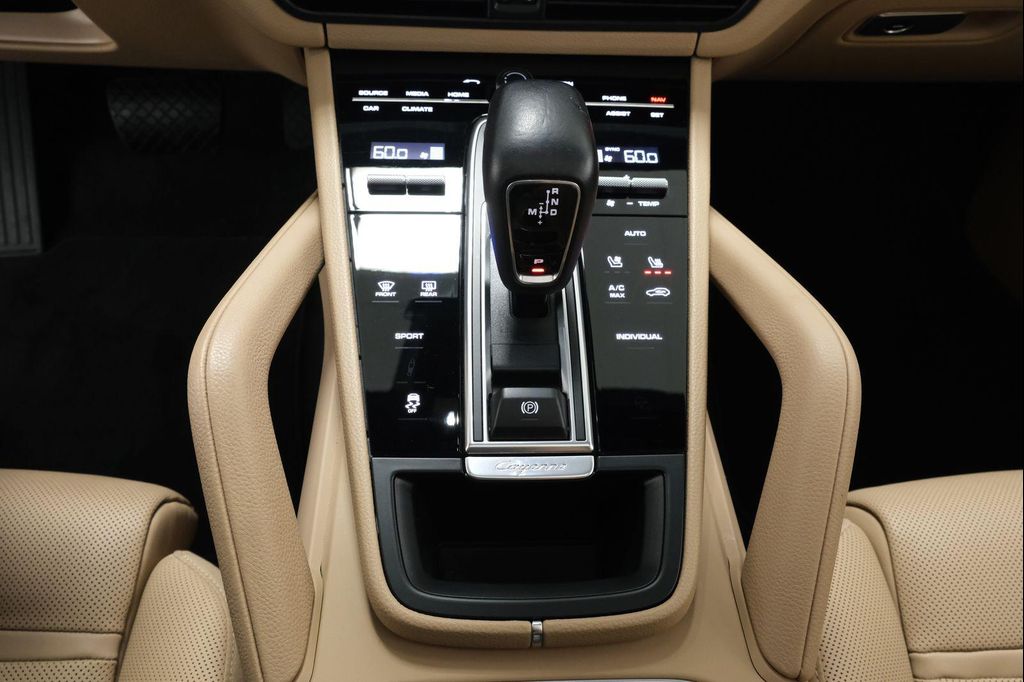 صورة مصغرة 22 لـ 2021 Porsche CAYENNE