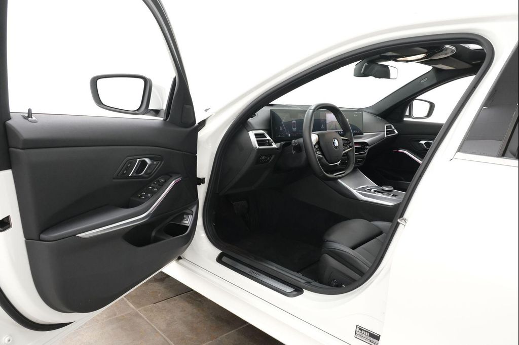 صورة مصغرة 24 لـ 2025 BMW 330 XDRIVE