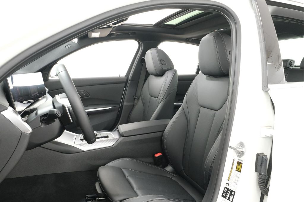 صورة مصغرة 28 لـ 2025 BMW 330 XDRIVE