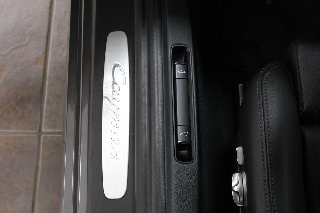 صورة 30 لـ 2021 Porsche 718 CAYMAN T