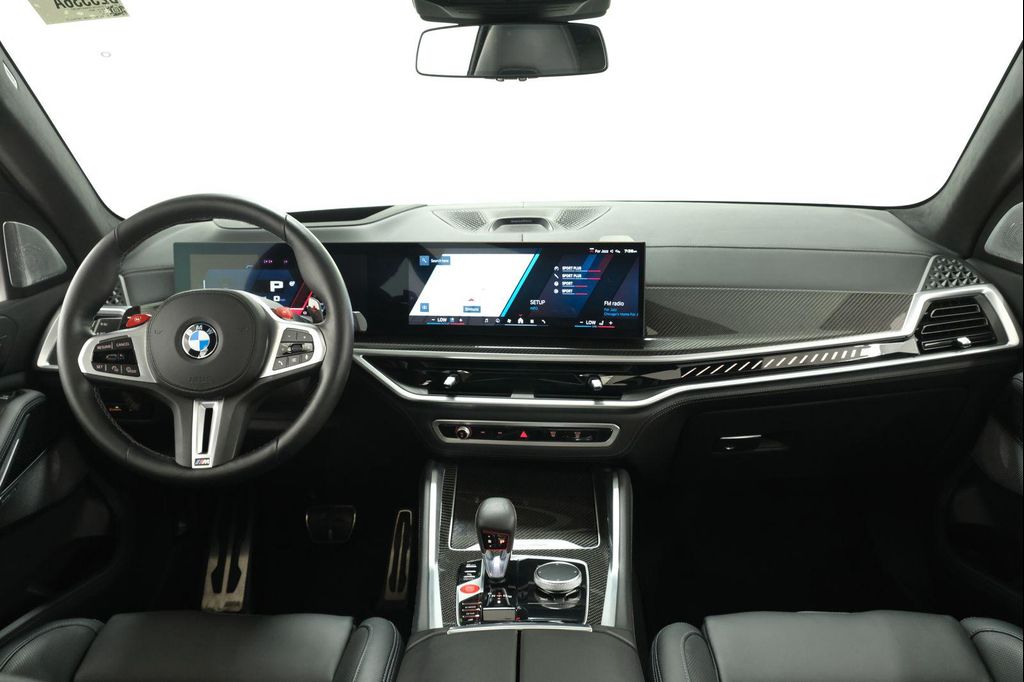 صورة 10 لـ 2024 BMW X5 M BASE