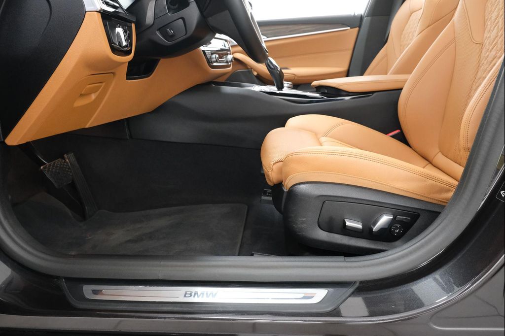 صورة مصغرة 31 لـ 2023 BMW 530 I XDRIVE