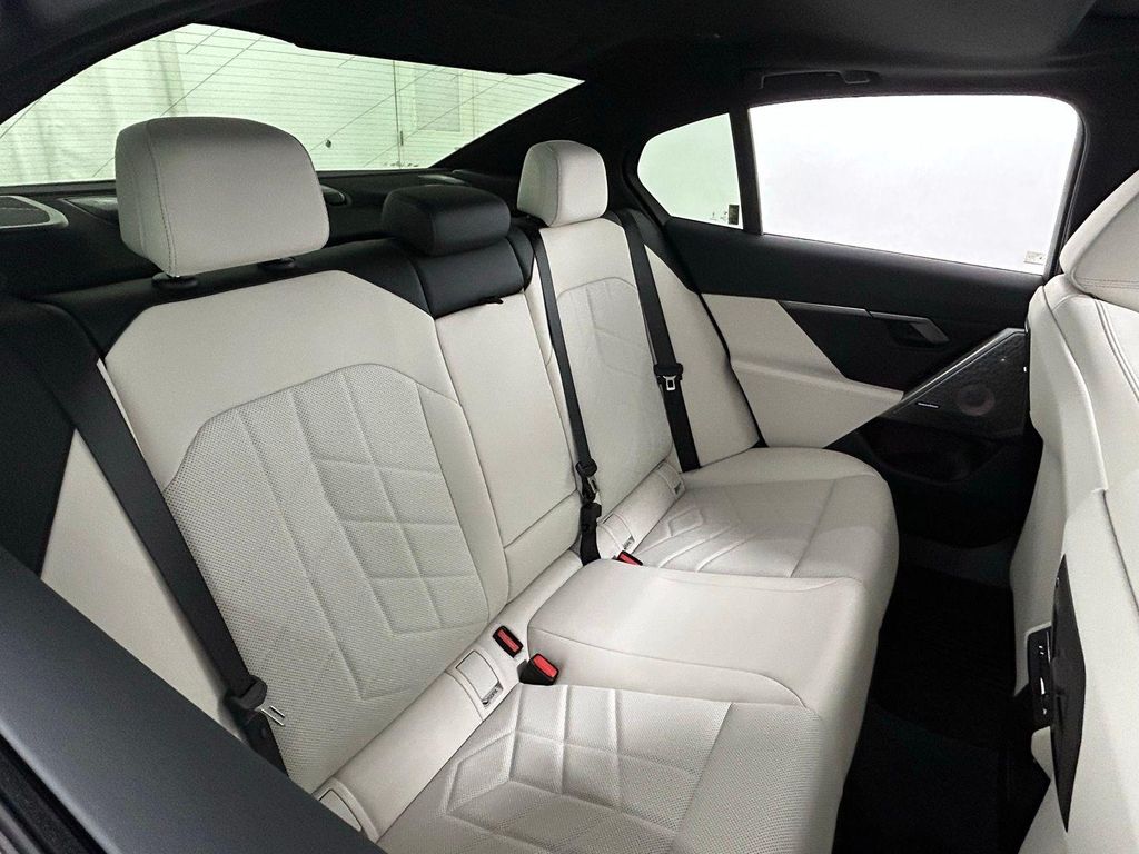 2026 BMW I5 XDRIVE40 — миниатюра 40