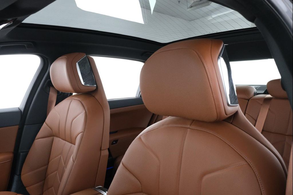 2025 BMW 760 XDRIVE — миниатюра 28