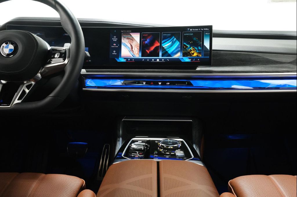 2025 BMW 760 XDRIVE — фото 10