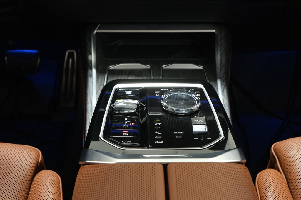 2025 BMW 760 XDRIVE — миниатюра 23