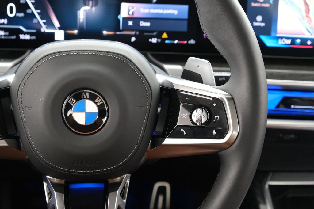 2025 BMW 760 XDRIVE — миниатюра 14