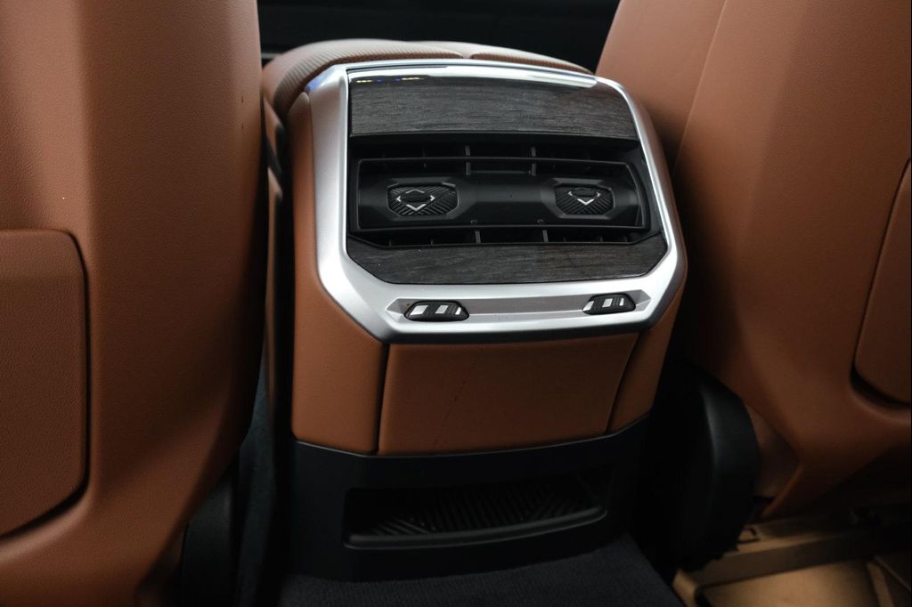 2025 BMW 760 XDRIVE — миниатюра 35