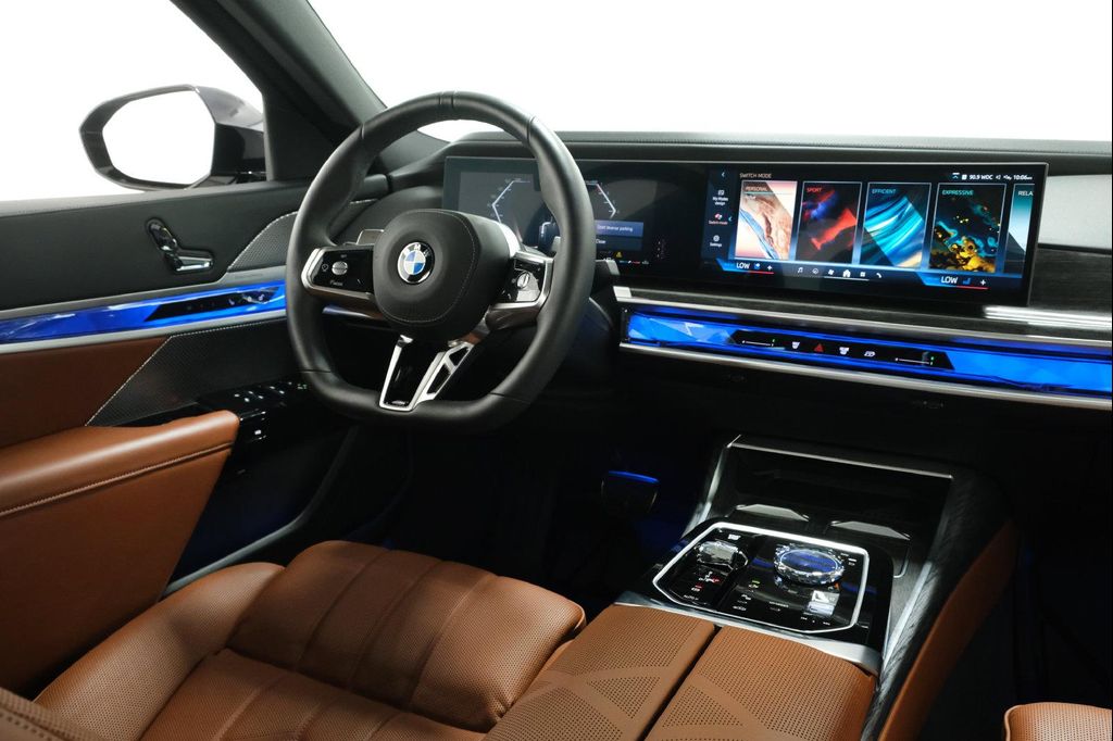2025 BMW 760 XDRIVE — миниатюра 11