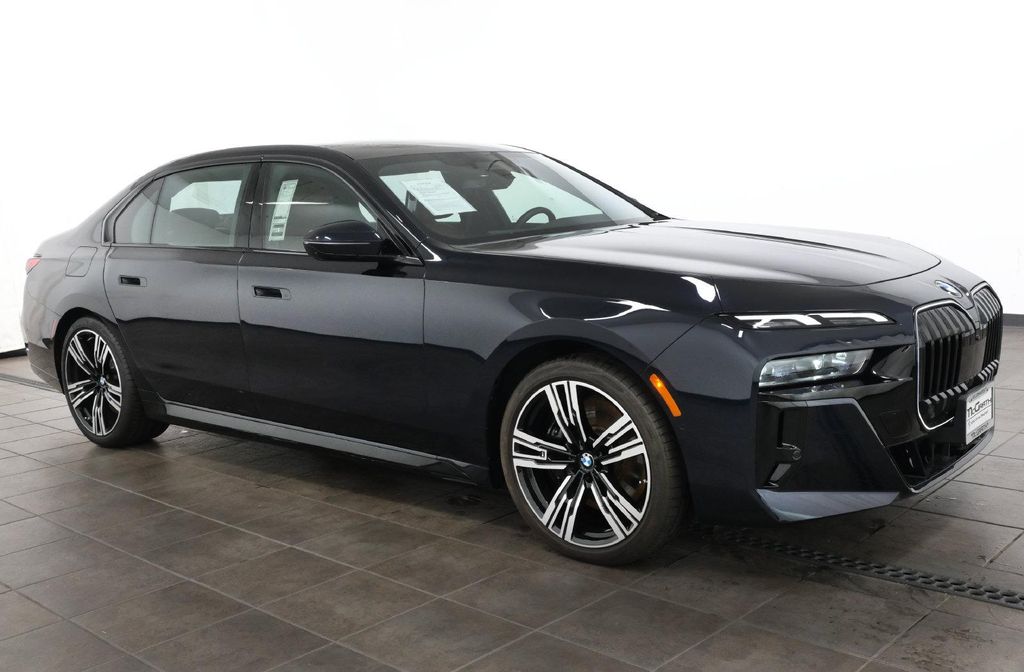 2025 BMW 760 XDRIVE — фото 7