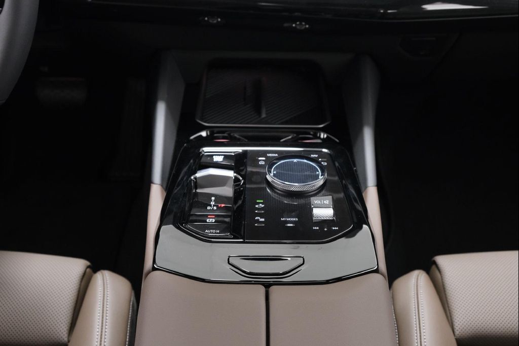 2027 BMW 530 XDRIVE 缩略图 16