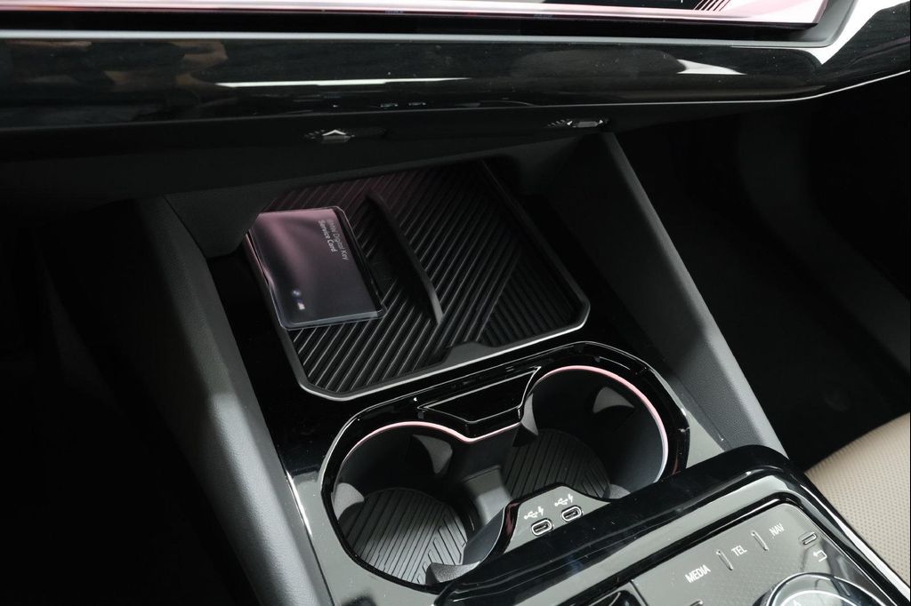 2027 BMW 530 XDRIVE 缩略图 22
