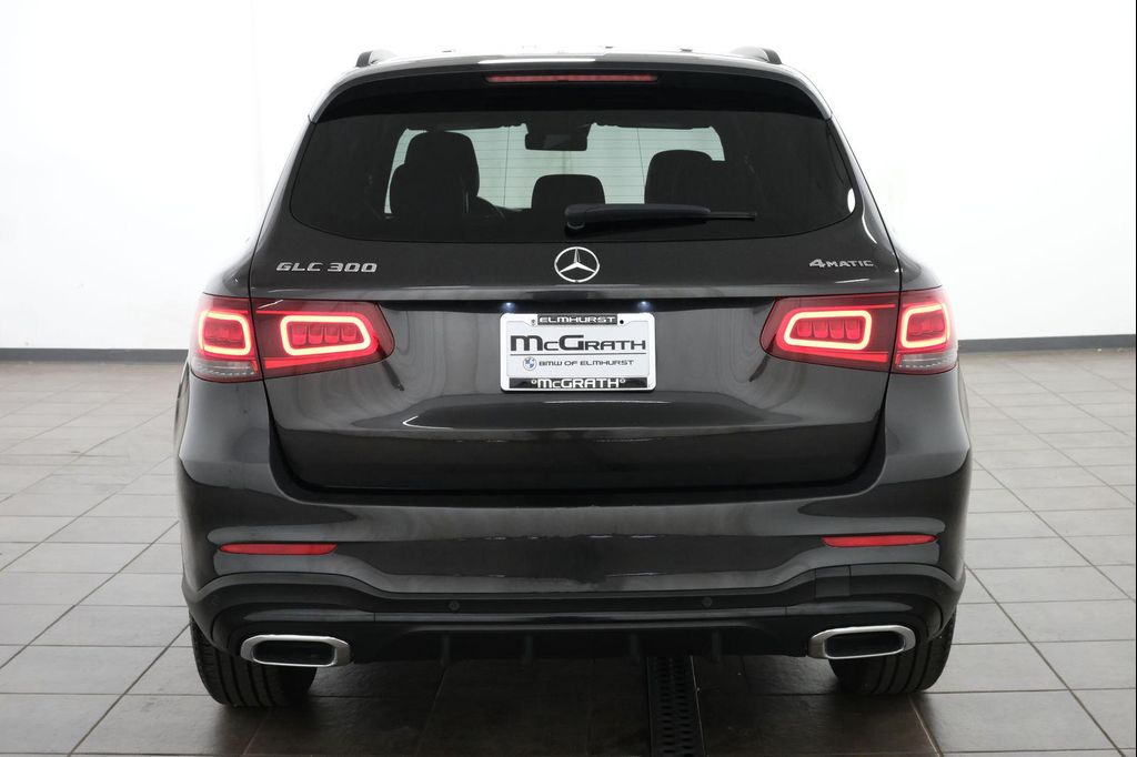 2022 Mercedes-BENZ GLC — фото 4