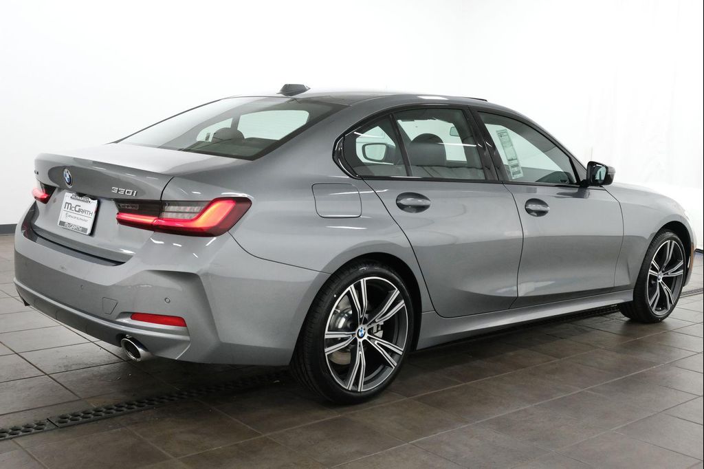 صورة 5 لـ 2023 BMW 330 XDRIVE