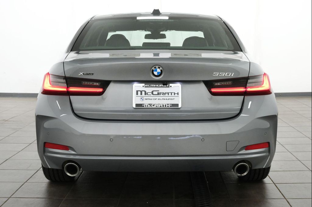 صورة 4 لـ 2023 BMW 330 XDRIVE