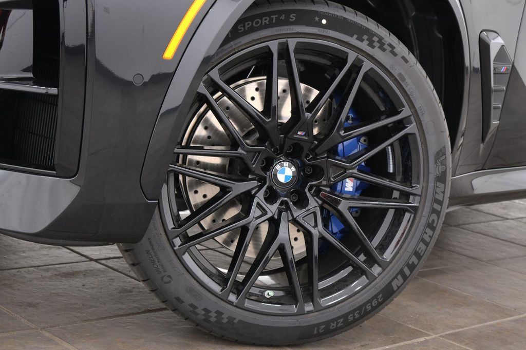 2026 BMW X5 M BASE 照片 2