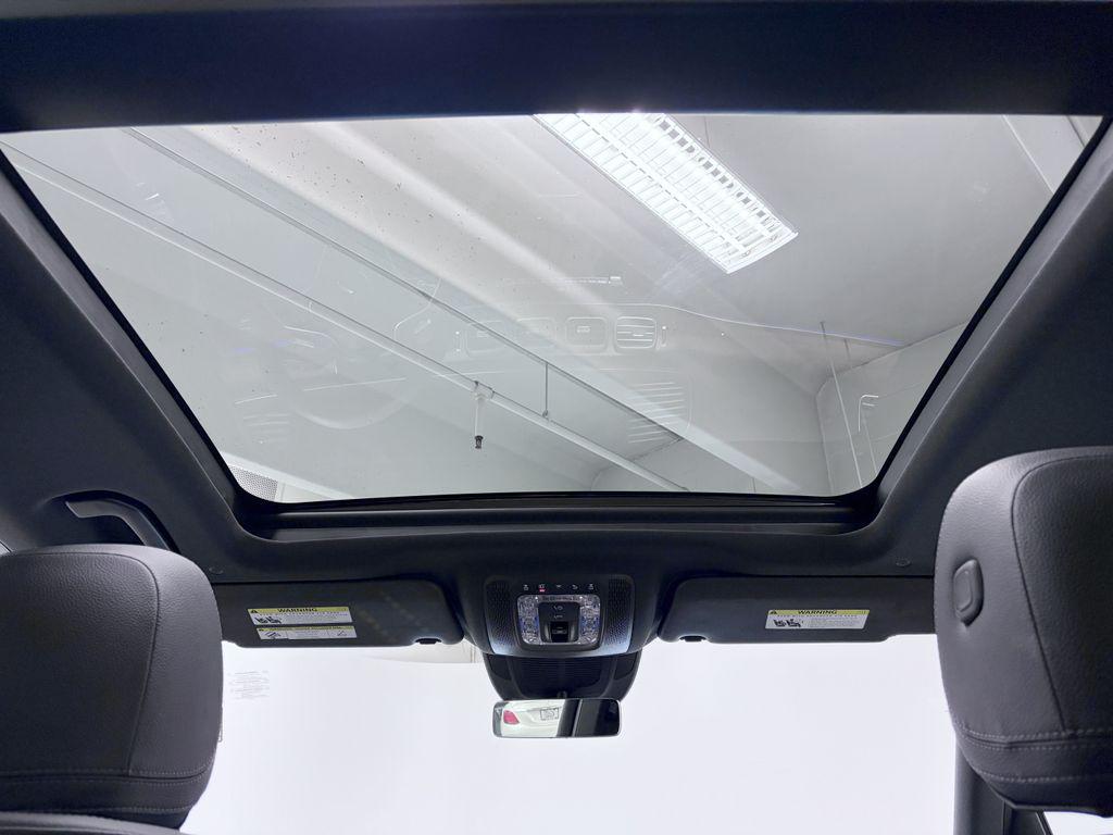 2025 Mercedes-BENZ GLE — миниатюра 24