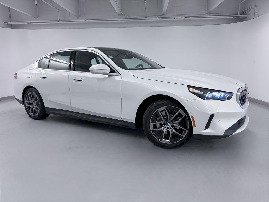 صورة 8 لـ 2026 BMW 530 XDRIVE