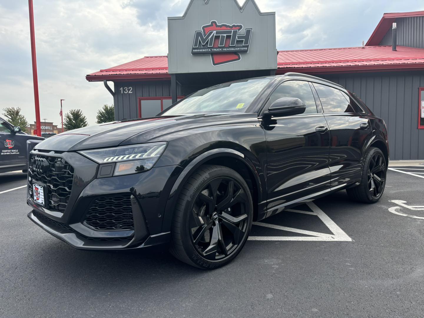 Dealership gallery photo 8