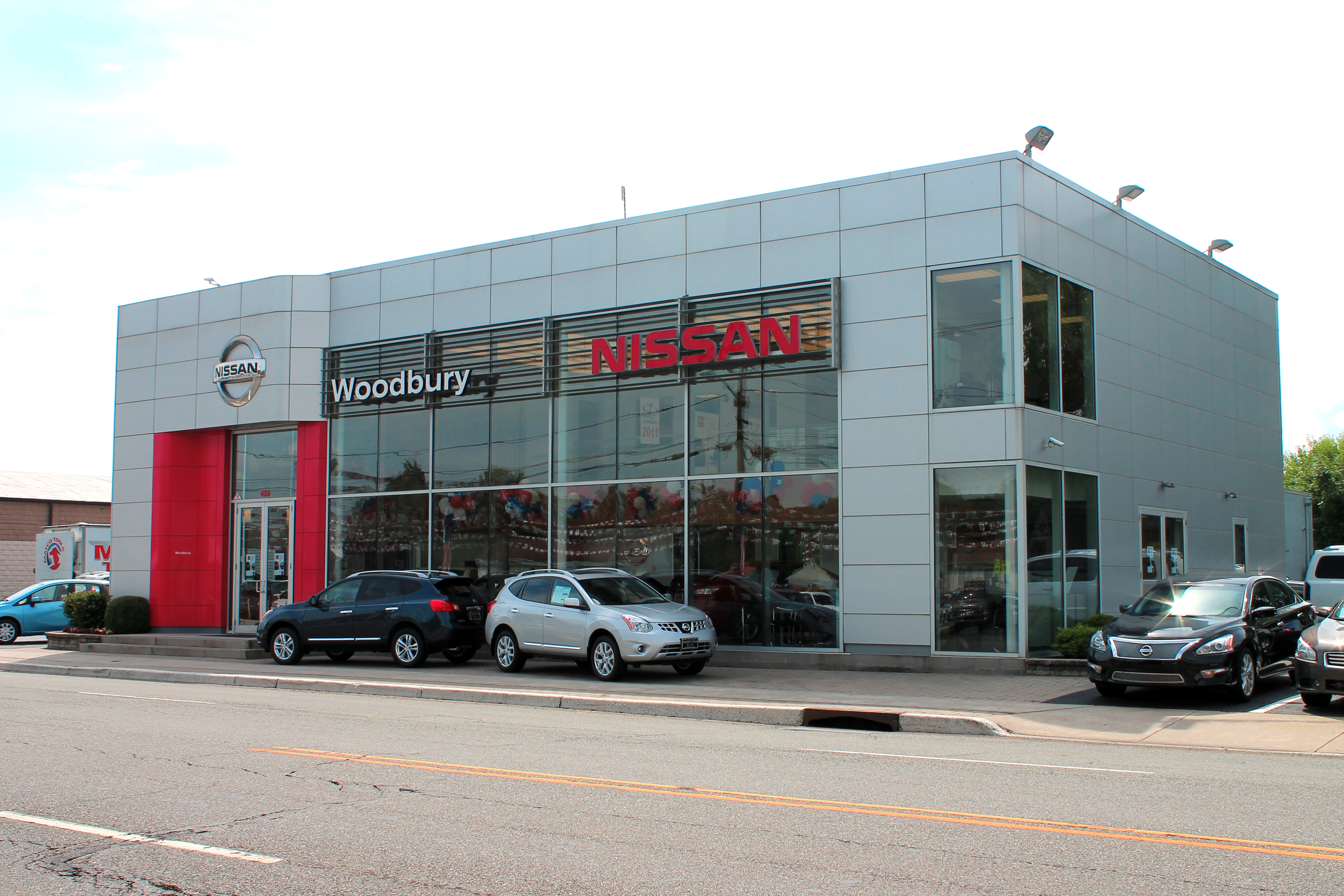 nissan dealer woodbury