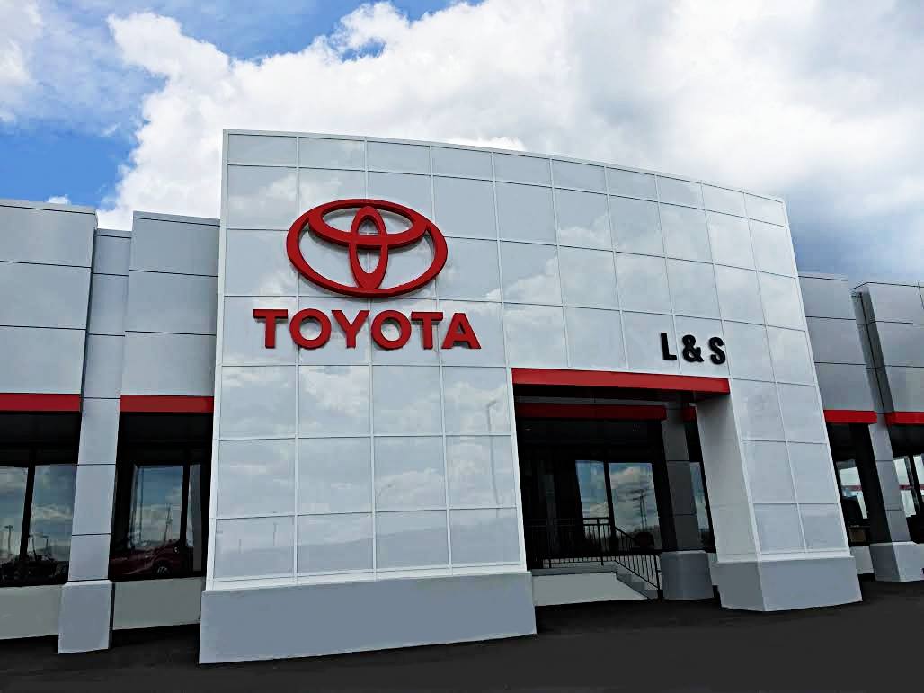 "Find your next Toyota vehicle by searching through the inventory at the Toyota dealer in Triadelphia, WV. This dealership serves Washington, PA, Moundsville, and Wheeling, WV, and offers both new and used Toyota vehicles."