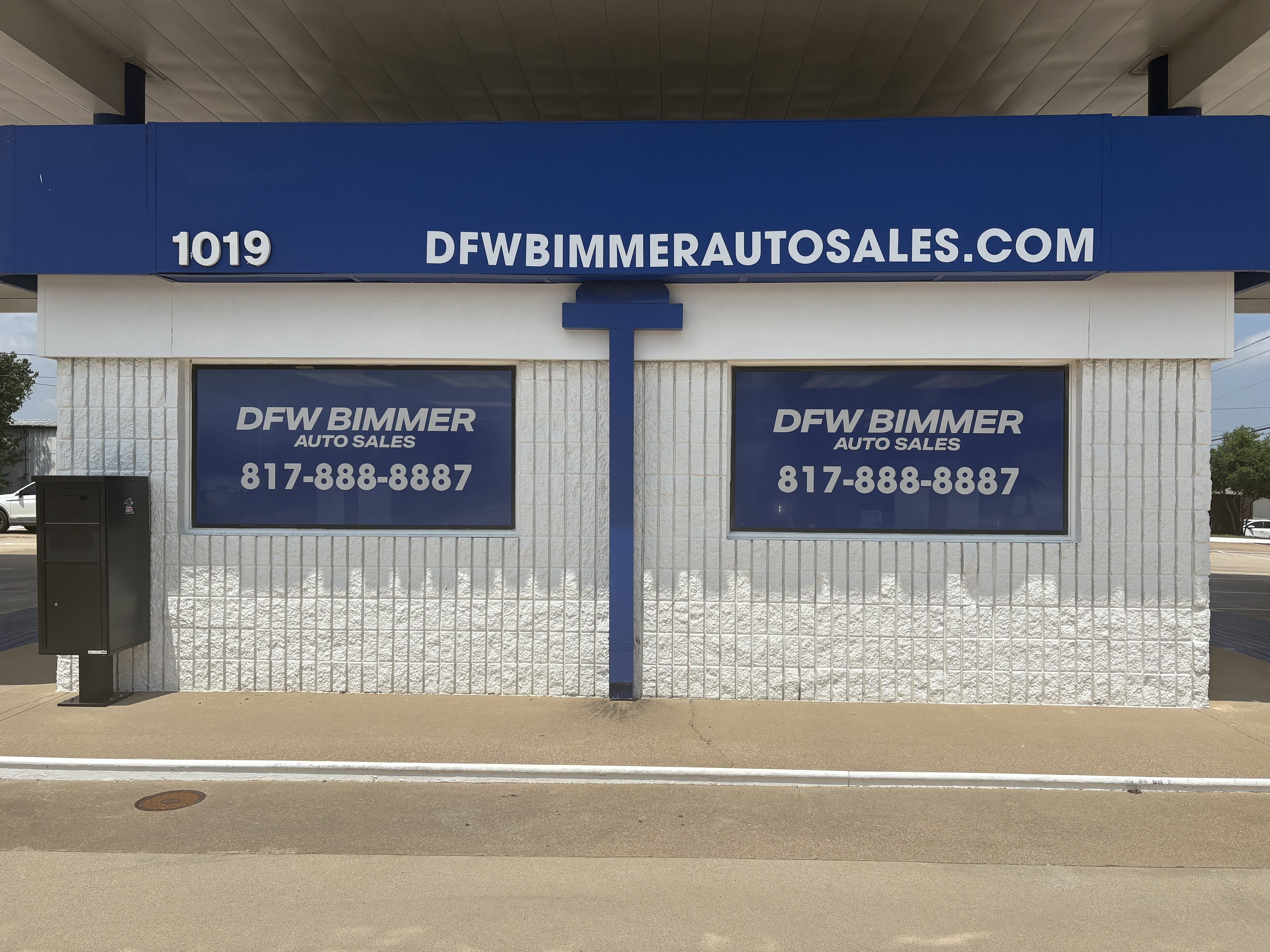 Dealer photo
