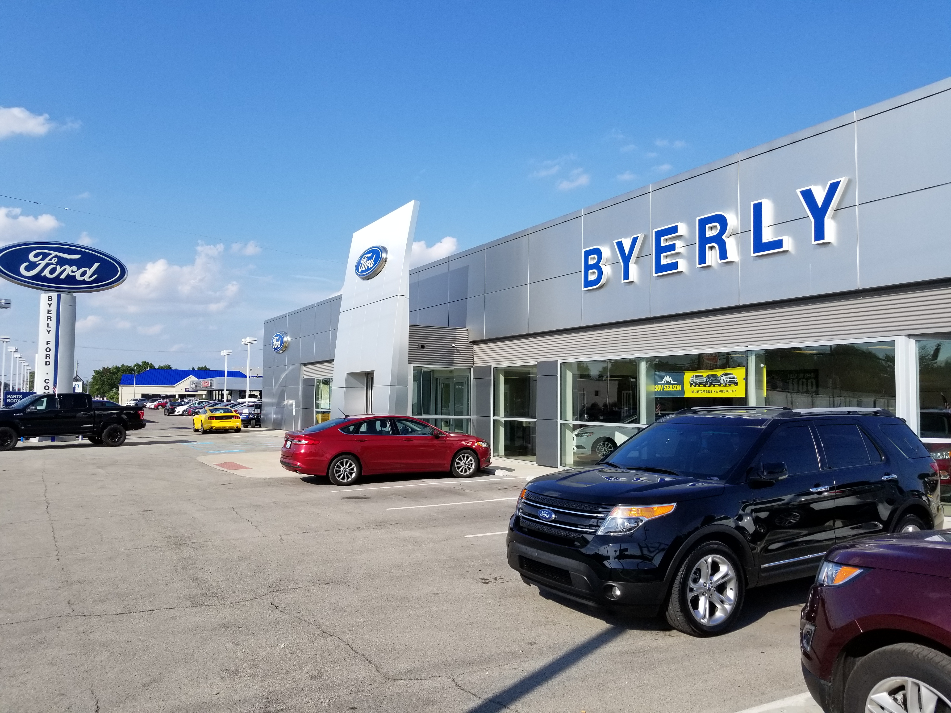 Ford dealership store louisville ky