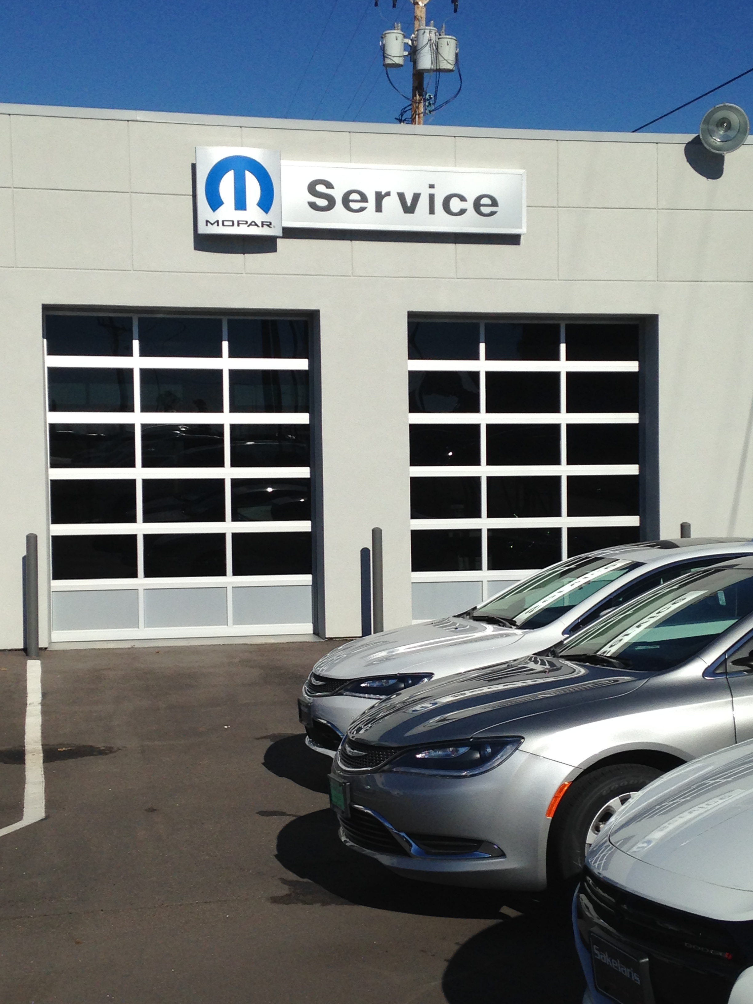 Sakelaris Chrysler Dodge Jeep RAM Camdenton, MO