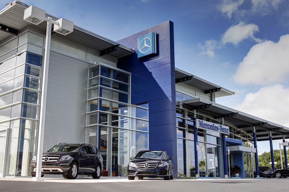 Dealership gallery photo 1