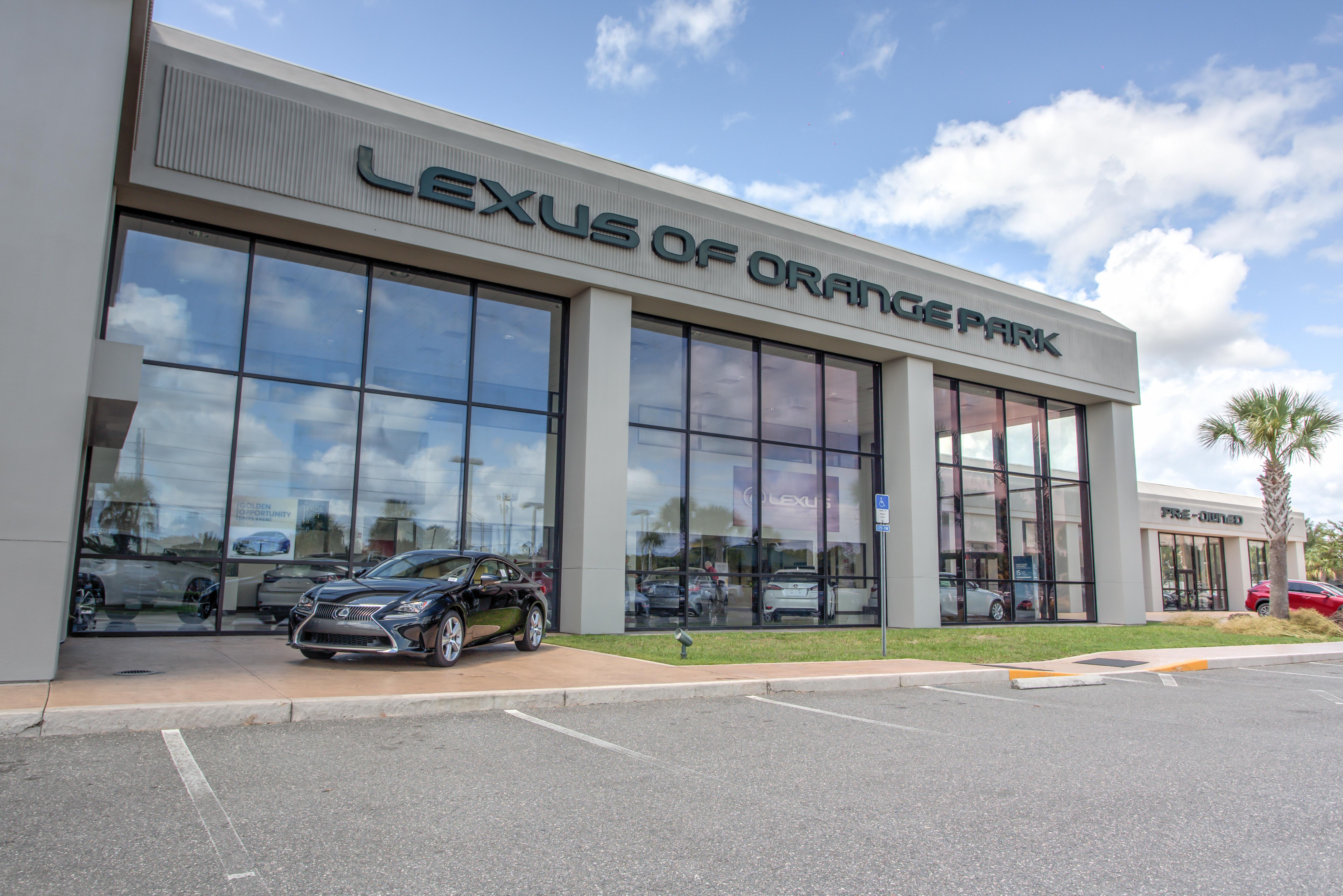 Dealership gallery photo 1