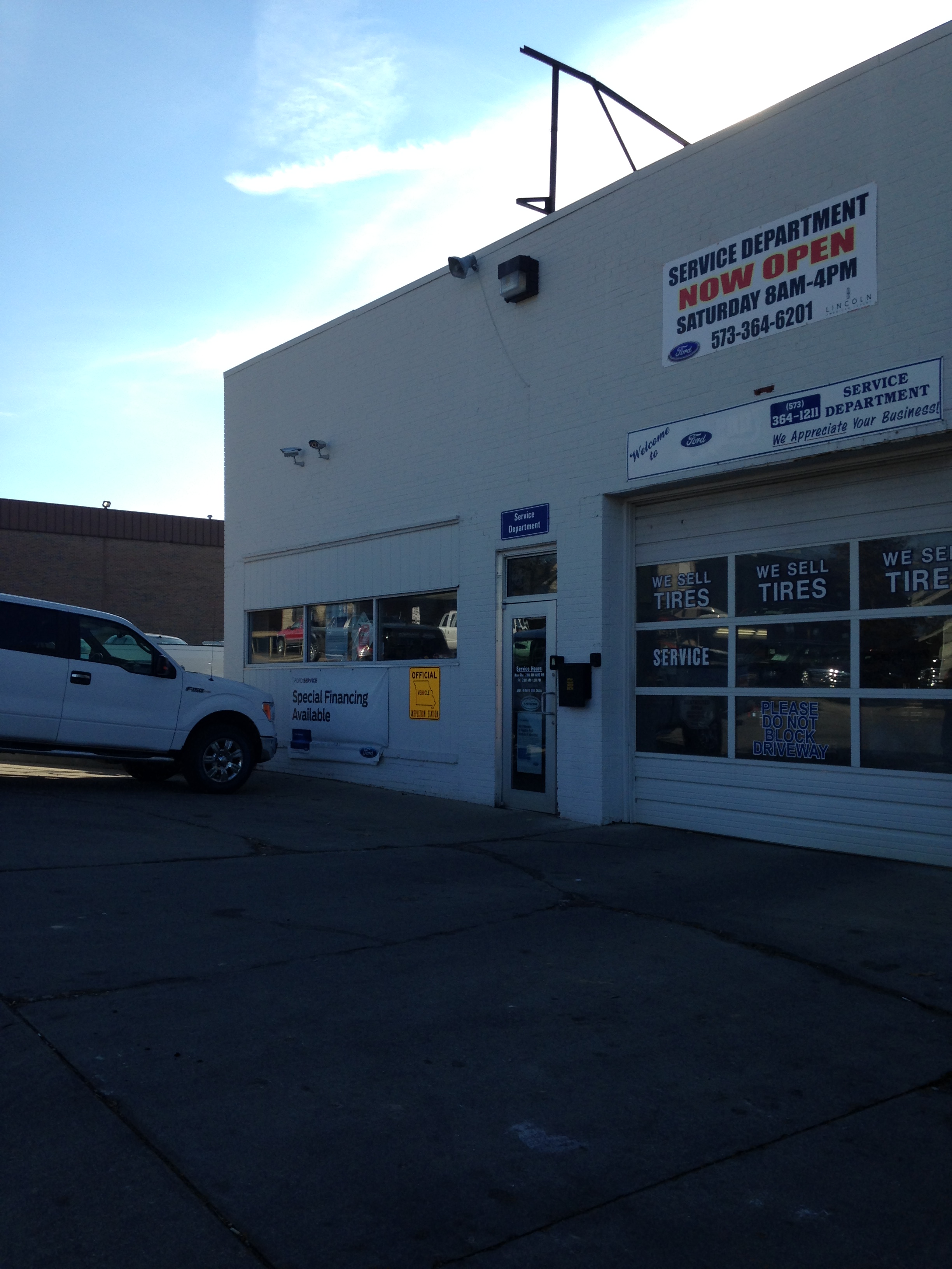 Sakelaris Ford Lincoln of Rolla Rolla, MO
