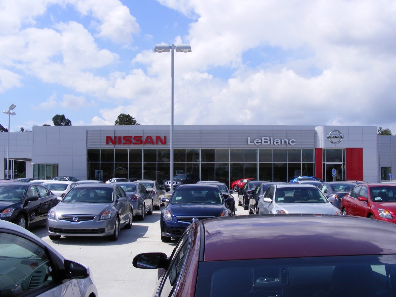 Price Leblanc Nissan Gonzales LA Cars