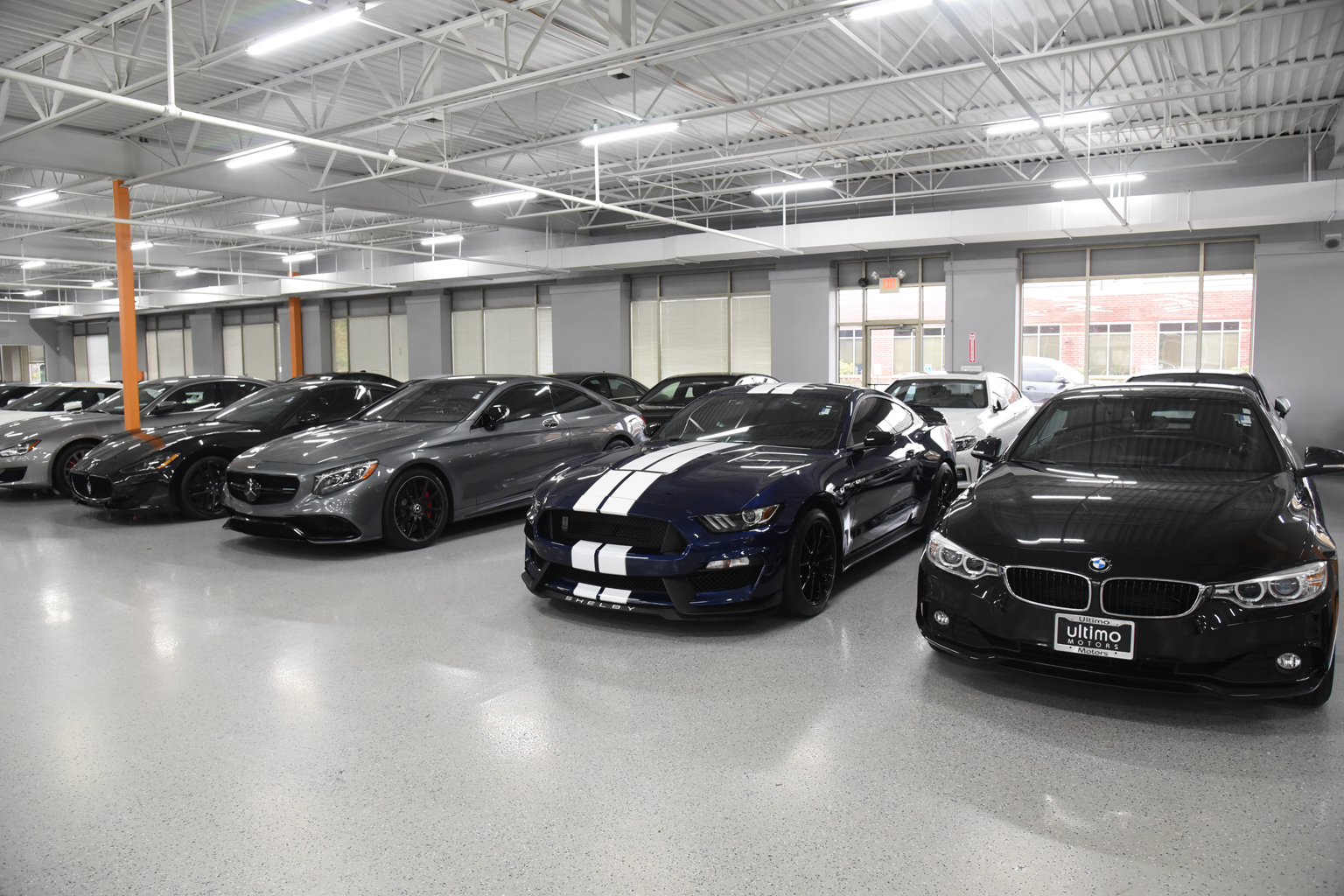 Ultimo Motors West Warrenville, IL