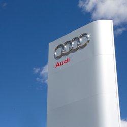 Dealership gallery photo 12