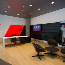 Dealership gallery photo 4