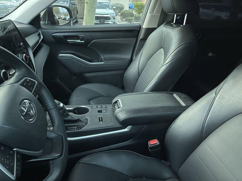 TOYOTA HIGHLANDER - 9