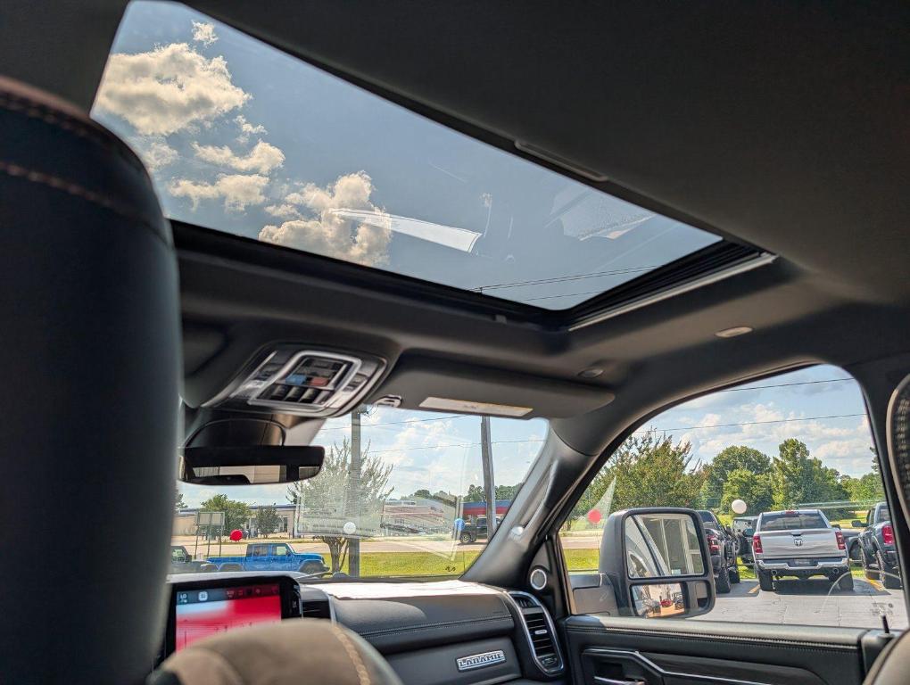 صورة مصغرة 31 لـ 2026 RAM 3500 LARAMIE