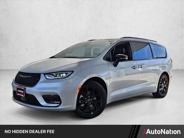 New 2026 Chrysler Pacifica Limited