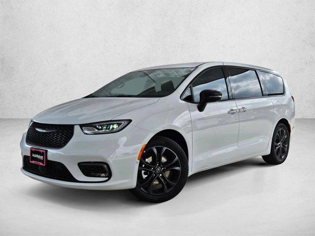 New 2026 Chrysler Pacifica L